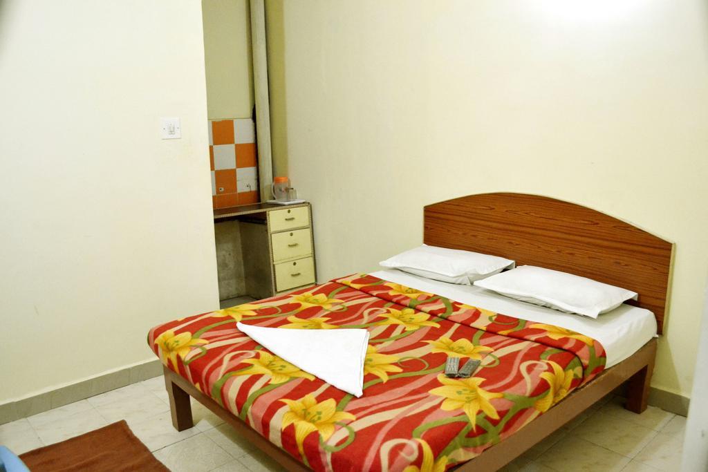 Galaxy Comforts Hotel Mysore Exterior photo